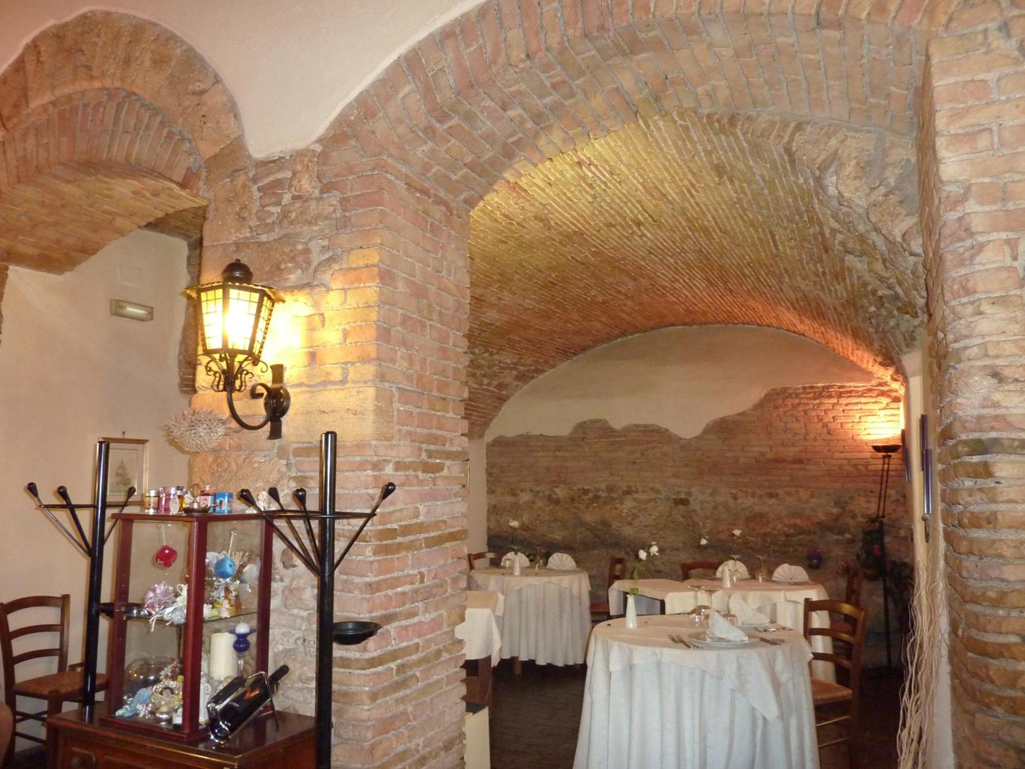 La Rocca Hotel นาร์นี ภายนอก รูปภาพ