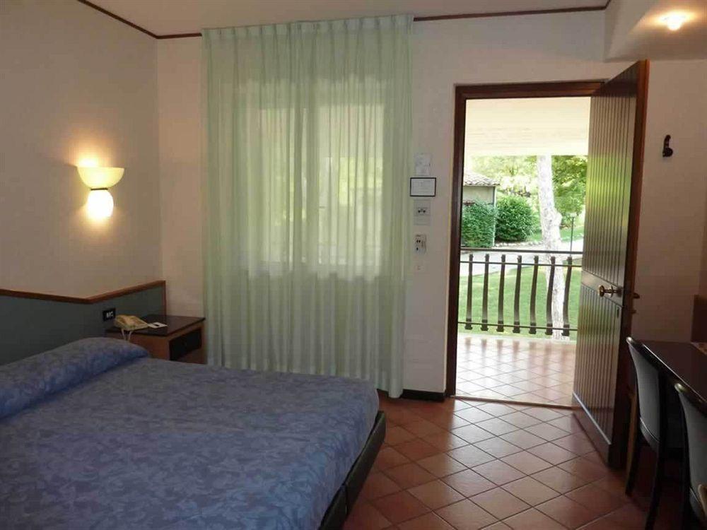 La Rocca Hotel นาร์นี ภายนอก รูปภาพ