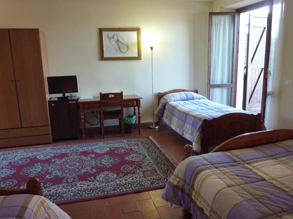 La Rocca Hotel นาร์นี ห้อง รูปภาพ